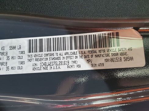 Used 2016 Jeep Wrangler Unlimited Sahara w/ Connectivity Group image 39