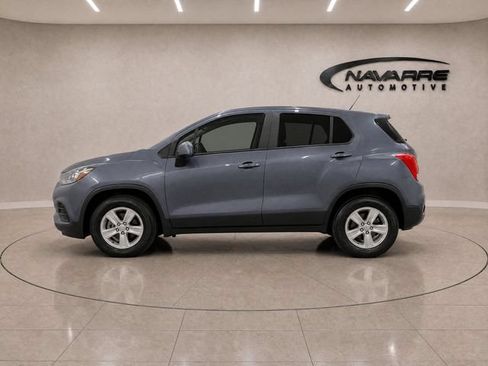 Used 2022 Chevrolet Trax LS w/ Tint and Cruise Package AWD/4WD image 4