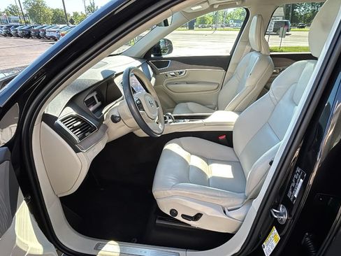 Certified 2023 Volvo XC90 B5 Plus w/ Protection Package Premier AWD/4WD image 24