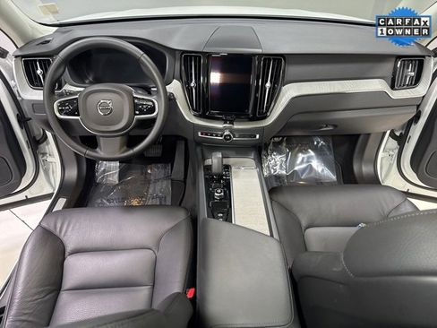 Used 2025 Volvo XC60 B5 Plus image 14
