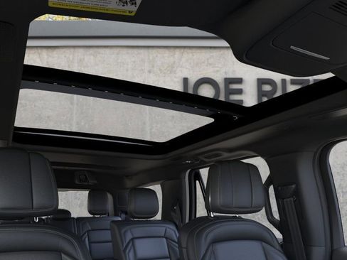 New 2025 Lincoln Navigator Reserve w/ Jet Appearance Package AWD/4WD image 22