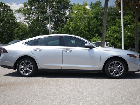 Used 2024 Honda Accord EX image 6