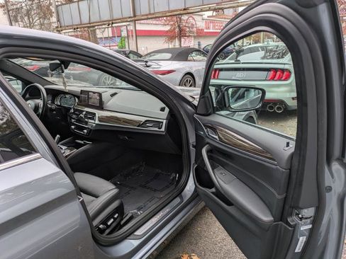 Used 2019 BMW 530i xDrive w/ Convenience Package image 9