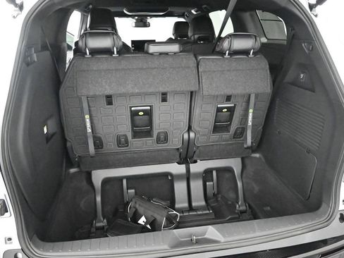 Used 2025 Toyota Sienna XSE w/ XSE Premium Package FWD image 9