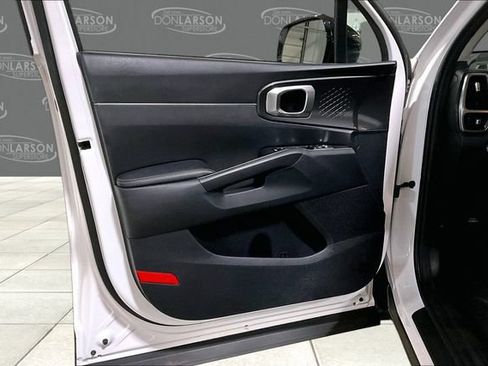 Used 2022 Kia Sorento S FWD image 11