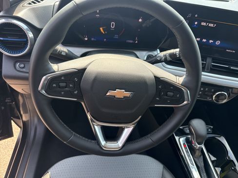 Certified 2024 Chevrolet Trax LT w/ Driver Confidence Package FWD image 16