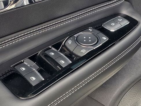 Certified 2024 Lincoln Corsair AWD w/ Equipment Group 101A image 9