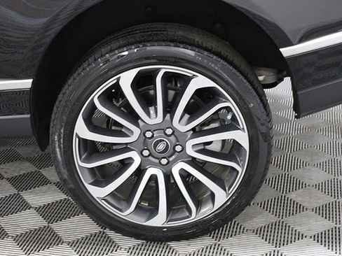 Used 2021 Land Rover Range Rover P525 Westminster Edition LWB image 18