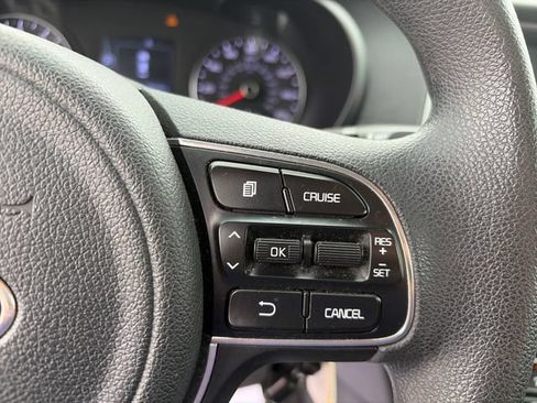 Used 2018 Kia Optima LX w/ 17" Alloy Wheels Package FWD image 13