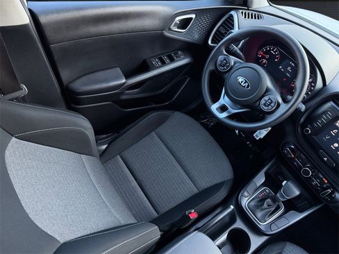 Used 2020 Kia Soul S image 14