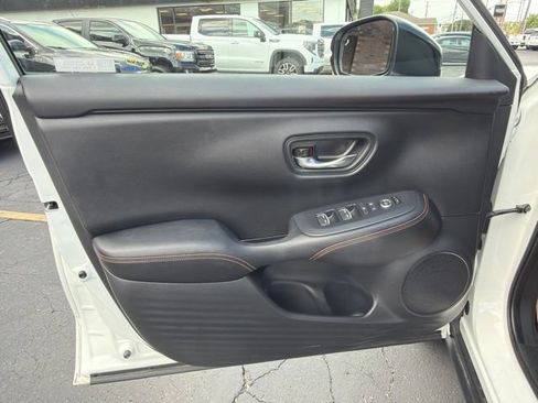 Used 2024 Honda HR-V Sport image 11