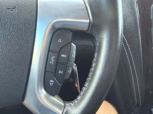 Used 2016 Chevrolet Traverse LT FWD image 32