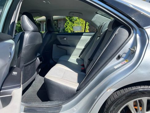 Used 2016 Toyota Camry SE image 32