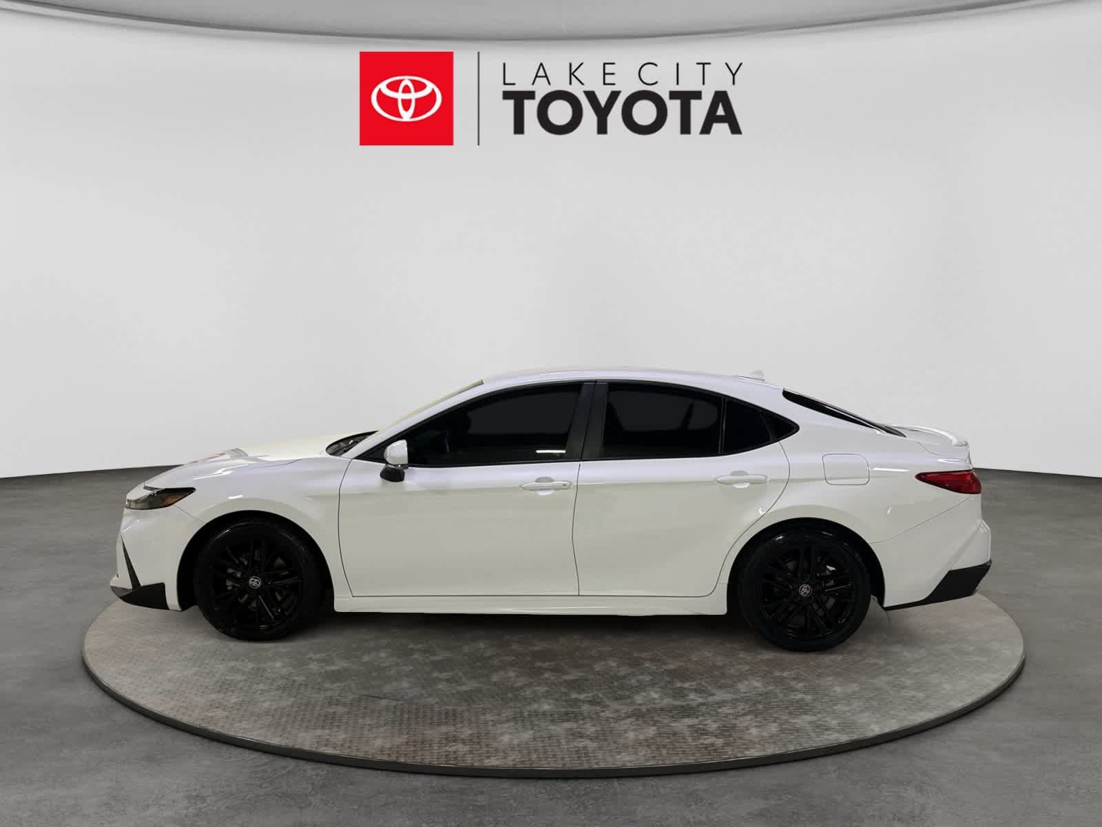 Used 2025 Toyota Camry SE w/ Multimedia Upgrade Package FWD image 3
