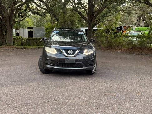 Used 2014 Nissan Rogue SV w/ SV Moonroof Package AWD/4WD image 2