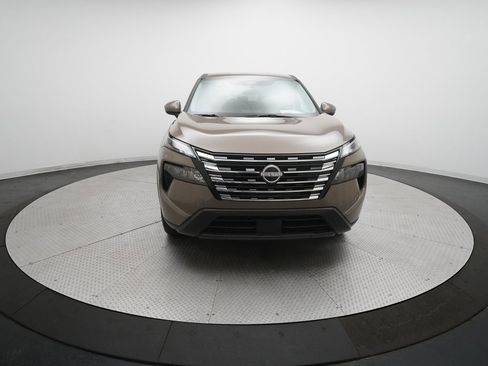 Certified 2025 Nissan Rogue SV image 11