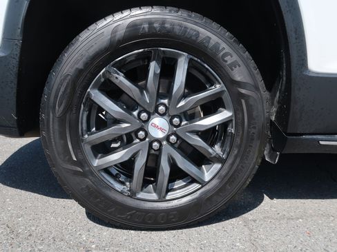 Used 2018 GMC Acadia SLT AWD/4WD image 47