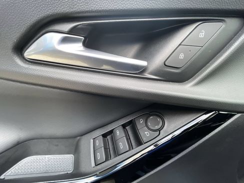 Certified 2025 Chevrolet Equinox LT w/ Safety and Technology Package FWD image 23