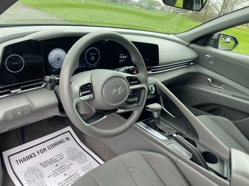 Certified 2024 Hyundai Elantra SEL FWD image 9
