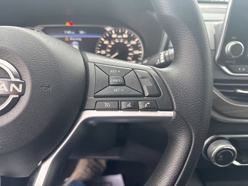 Used 2024 Nissan Altima 2.5 SV FWD image 20