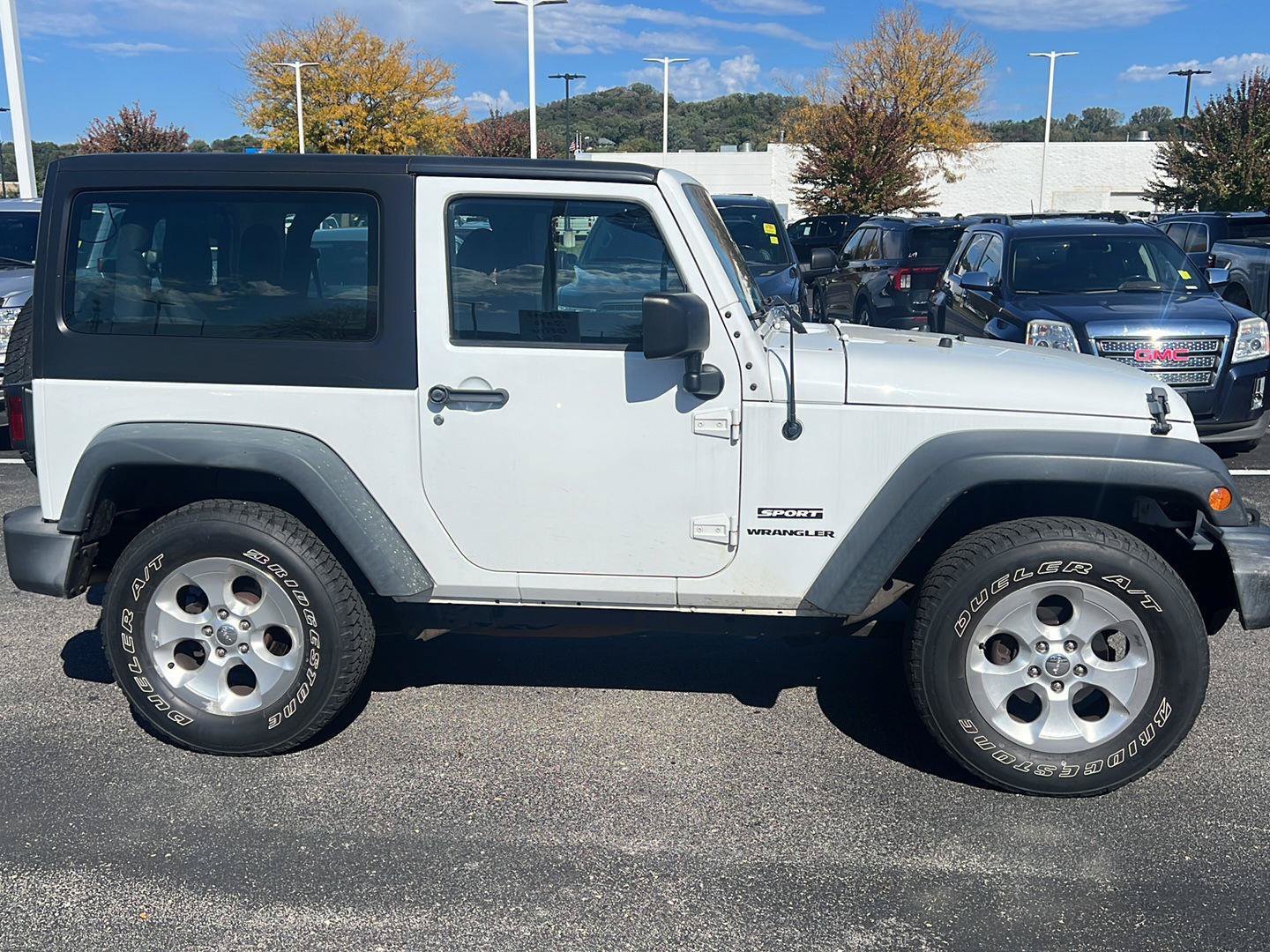 Used 2016 Jeep Wrangler Sport AWD/4WD image 3