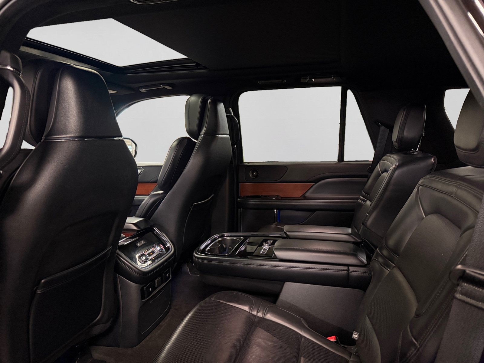 Used 2020 Lincoln Navigator Reserve AWD/4WD image 38