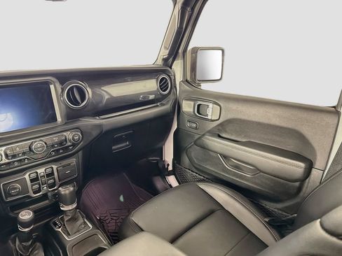 Used 2021 Jeep Wrangler Unlimited Sahara AWD/4WD image 16