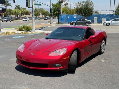 Used 2005 Chevrolet Corvette Coupe w/ Preferred Equipment Group RWD image 6