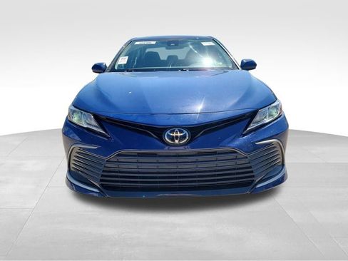 Used 2023 Toyota Camry LE image 2