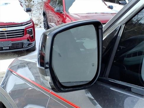 Used 2023 Jeep Grand Cherokee Limited image 15