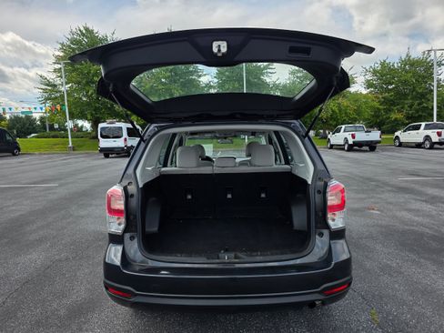 Used 2018 Subaru Forester 2.5i AWD/4WD image 7