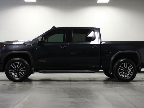 Used 2023 GMC Sierra 1500 AT4 w/ AT4 Premium Package AWD/4WD image 7