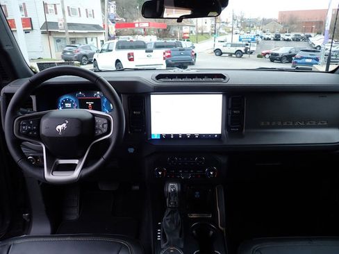 New 2025 Ford Bronco Badlands image 13