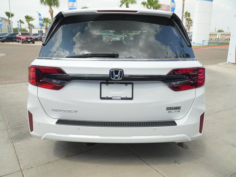 New 2026 Honda Odyssey Elite image 6