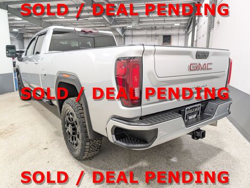 Used 2022 GMC Sierra 3500 Denali w/ Denali Ultimate Package image 5