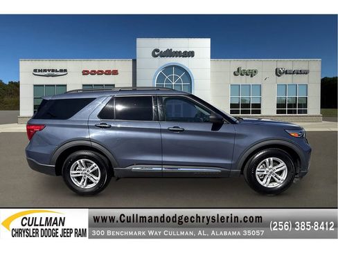Used 2021 Ford Explorer XLT image 2