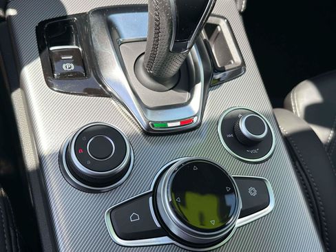 Used 2024 Alfa Romeo Stelvio Veloce AWD/4WD image 29