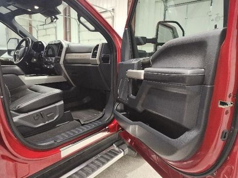 Used 2022 Ford F250 Lariat w/ Chrome Package image 9