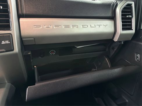 Used 2019 Ford F250 Lariat w/ Lariat Ultimate Package image 31