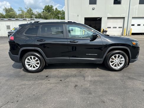 Used 2020 Jeep Cherokee Latitude AWD/4WD image 2