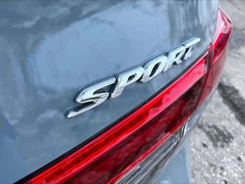 Used 2023 Honda Civic Sport image 10