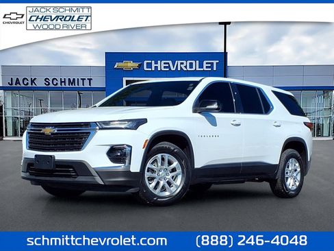 Used 2023 Chevrolet Traverse LS FWD image 1