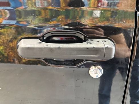 Used 2020 Jeep Wrangler Sport AWD/4WD image 18