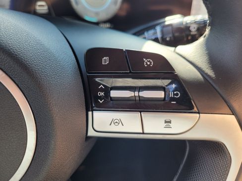 Used 2023 Hyundai Elantra Limited image 27