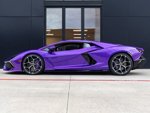 Used 2025 Lamborghini Revuelto AWD/4WD image 11