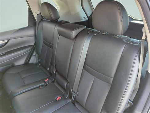 Certified 2019 Nissan Rogue SL w/ Premium Package image 26