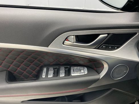 Used 2021 Genesis G70 3.3T AWD/4WD image 12