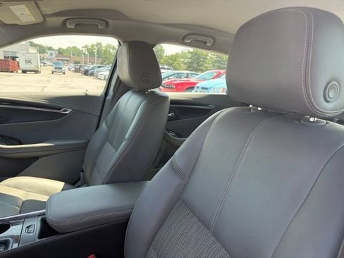 Used 2015 Chevrolet Impala LT w/ Convenience Package FWD image 14