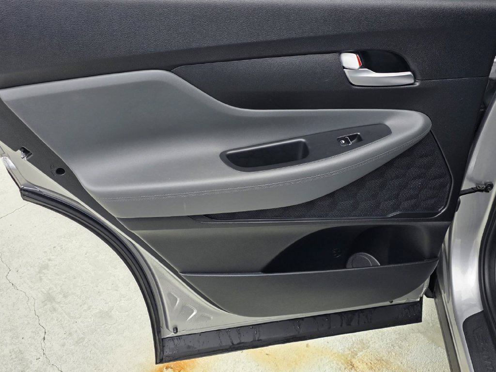 Used 2021 Hyundai Santa Fe SE FWD image 28