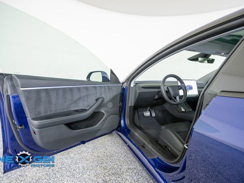 Used 2024 Tesla Model 3 Performance AWD/4WD image 9